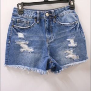 YMI dream distressed denim shorts size 3/26